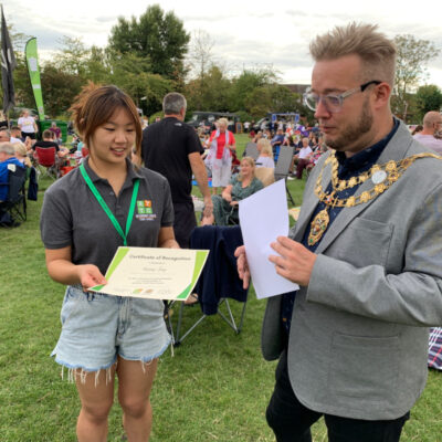 Meiyang Receiving Certificate From The Mayor For Being An Amazing Ytc