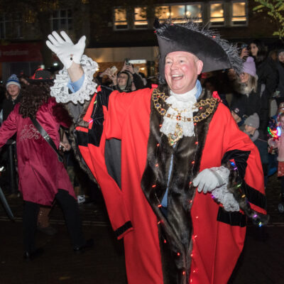 Mayor of Aylesbury waving to crowds